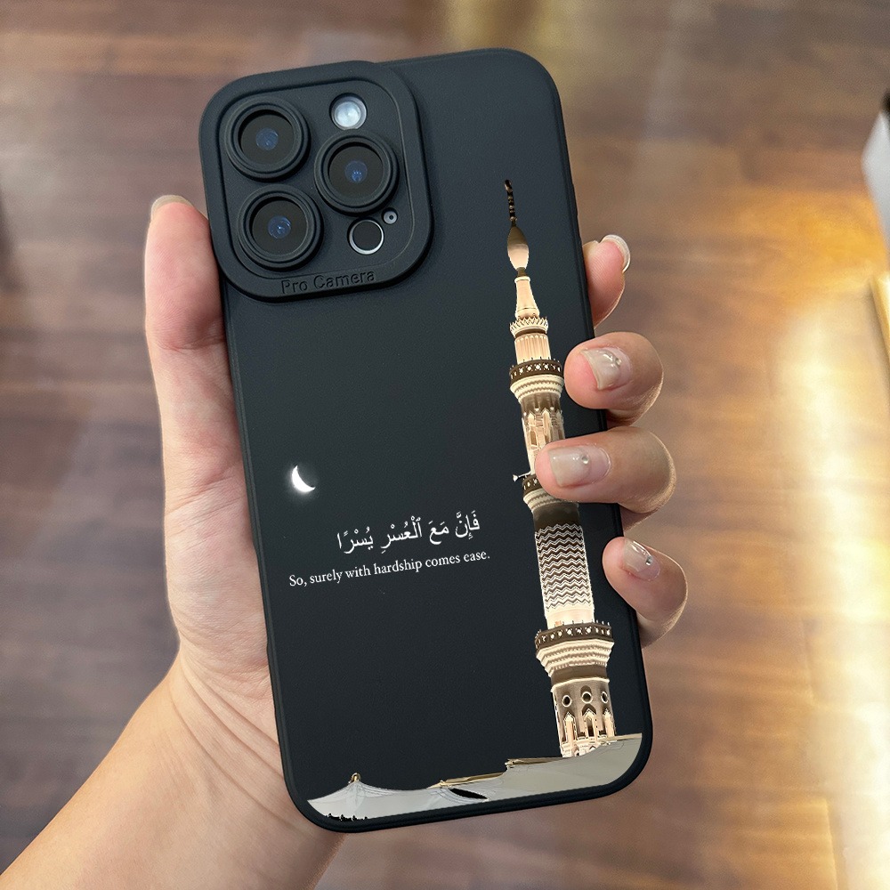 Apple Iphone 15 Pro Max - Casing Ponsel Hitam dengan Gambar Menara